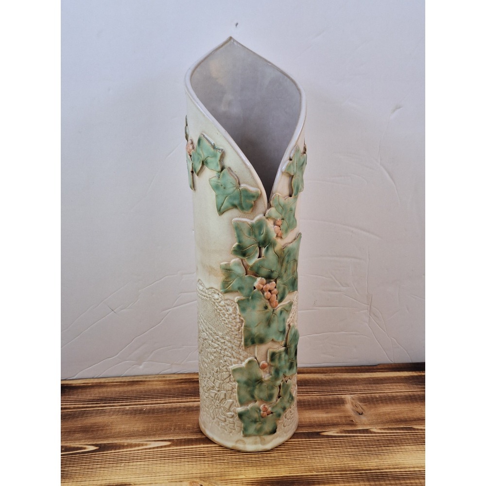 VTG‎ Majolica Pottery Tulip Vase Grapes Grape Leaves 13" x 3.5" Signed Carli